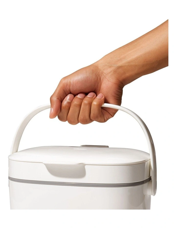 OXO Good Grips Easy Clean Compost Bin In White 7 OXO Good Grips Easy Clean Compost Bin In White - Image 7