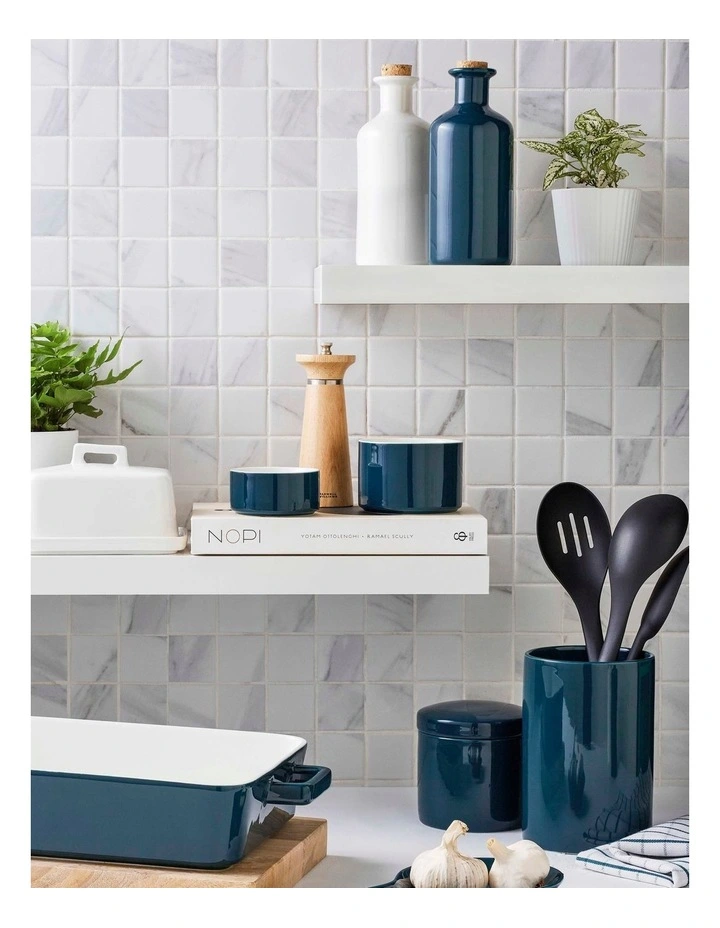 Maxwell & Williams Epicurious Canister 1L Teal Gift Boxed 2 Maxwell & Williams Epicurious Canister 1L Teal Gift Boxed - Image 2